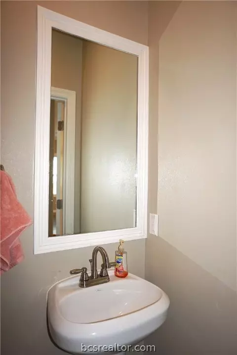 3204 Link, Bryan, TX 77801 photo 9