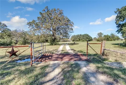 7455 Welch Rd, Bryan, TX 77808 photo 2