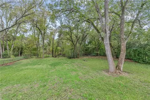 807 Vine St, Bryan, TX 77802 photo 17