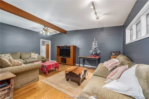 807 Vine St, Bryan, TX 77802 photo 3