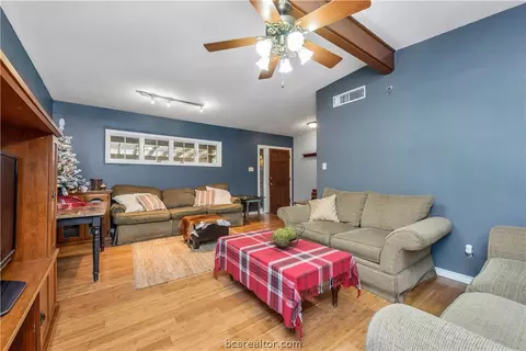 807 Vine St, Bryan, TX 77802 photo 4