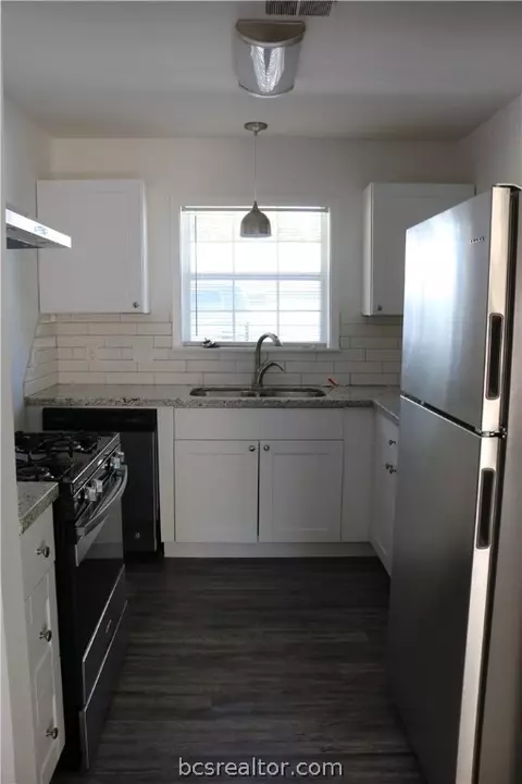 410 Gilbert, Bryan, TX 77801 photo 4