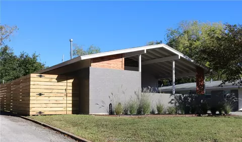 410 Gilbert, Bryan, TX 77801 photo 1