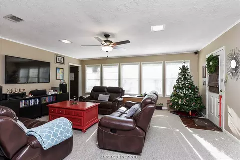2806 Hillside Dr, Bryan, TX 77802 photo 7