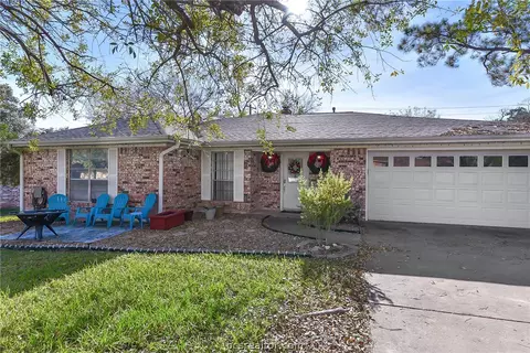 2806 Hillside Dr, Bryan, TX 77802 photo 1