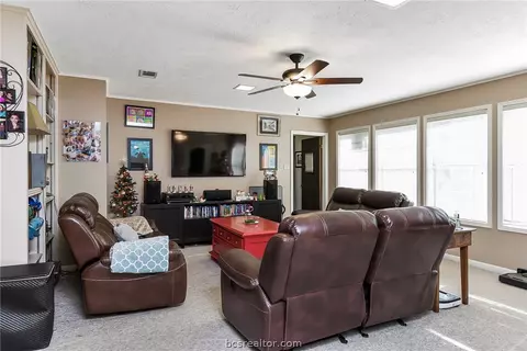 2806 Hillside Dr, Bryan, TX 77802 photo 6