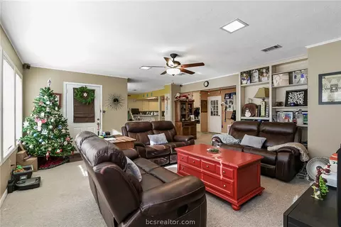 2806 Hillside Dr, Bryan, TX 77802 photo 5