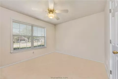 6200 Queenslock Cir, Bryan, TX 77802 photo 16