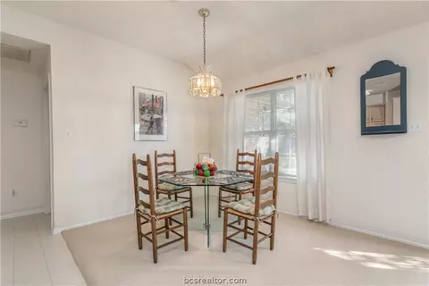 6200 Queenslock Cir, Bryan, TX 77802 photo 12