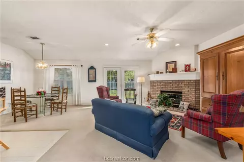 6200 Queenslock Cir, Bryan, TX 77802 photo 6