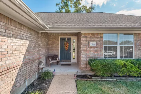 6200 Queenslock Cir, Bryan, TX 77802 photo 3