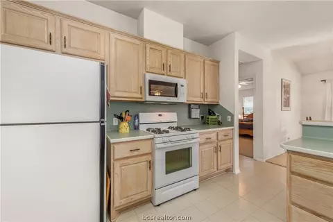 6200 Queenslock Cir, Bryan, TX 77802 photo 11