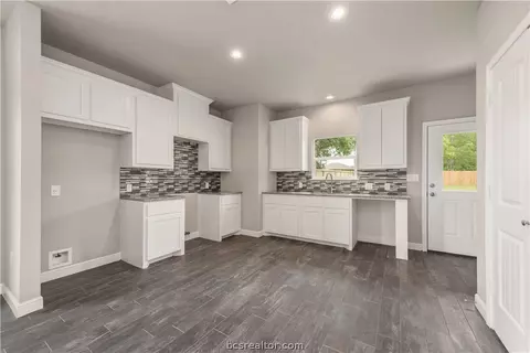 1901 Beason St, Bryan, TX 77801 photo 4