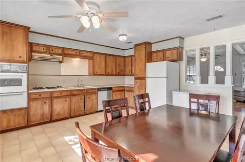 1708 Luza St, Bryan, TX 77802 photo 5