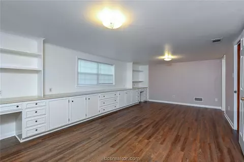 2302 Burton Dr, Bryan, TX 77802 photo 17