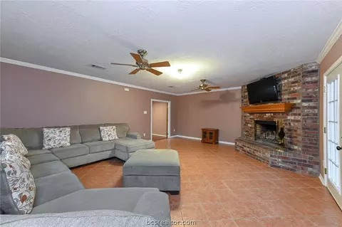 2302 Burton Dr, Bryan, TX 77802 photo 9