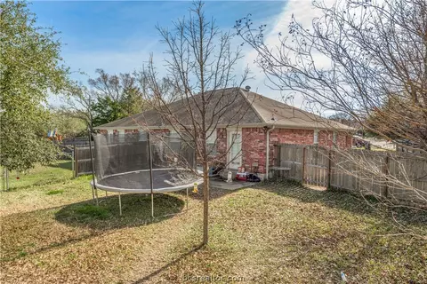 1601-1603 Enloe Ct, Bryan, TX 77802 photo 17