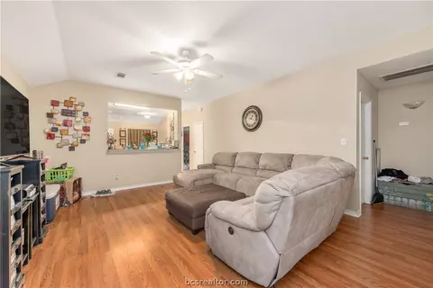 1601-1603 Enloe Ct, Bryan, TX 77802 photo 13