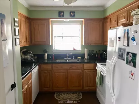 2815 Oakside Dr, Bryan, TX 77802 photo 7