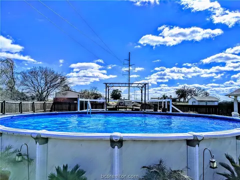 228 Apache Dr, Franklin, TX 77856 photo 26