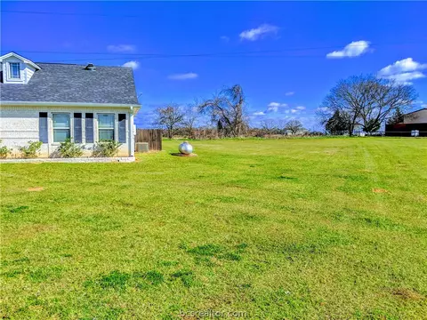 228 Apache Dr, Franklin, TX 77856 photo 31