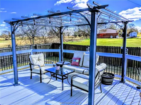 228 Apache Dr, Franklin, TX 77856 photo 27