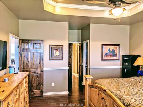 228 Apache Dr, Franklin, TX 77856 photo 11