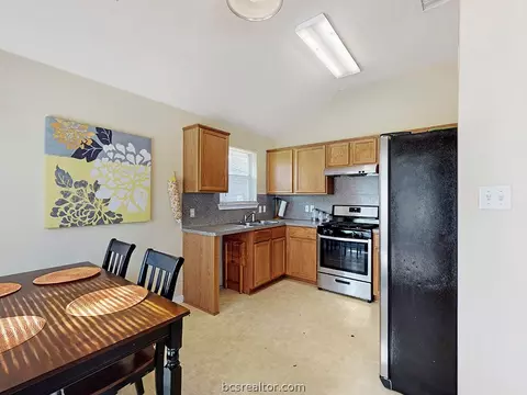 1613 Una, Bryan, TX 77803 photo 8