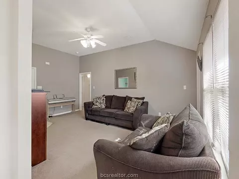 1613 Una, Bryan, TX 77803 photo 5