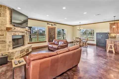 8255 Sandy Point Rd, Bryan, TX 77807 photo 11