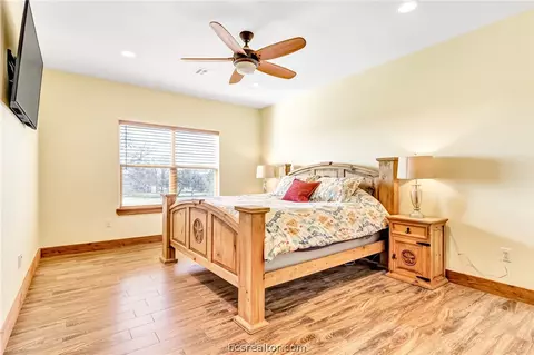 8255 Sandy Point Rd, Bryan, TX 77807 photo 24