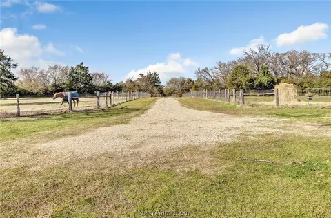 8255 Sandy Point Rd, Bryan, TX 77807 photo 4