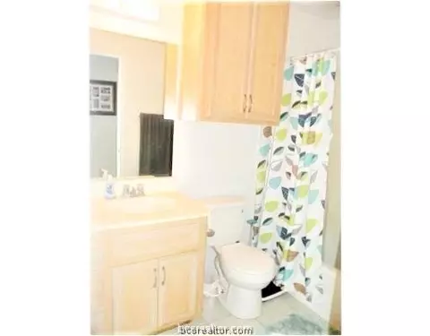 1702 Bankside Ct, Bryan, TX 77802 photo 5