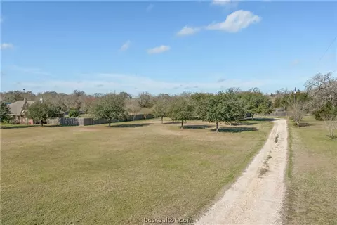 314 Greenleaf Ln, Bryan, TX 77808 photo 17