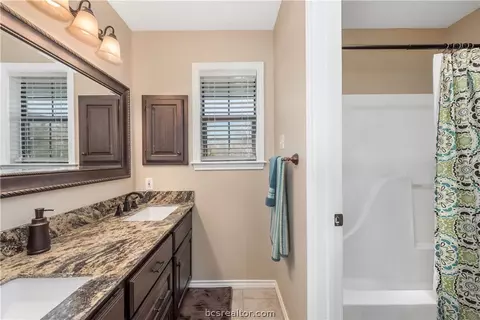 314 Greenleaf Ln, Bryan, TX 77808 photo 12
