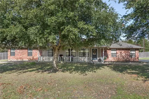 314 Greenleaf Ln, Bryan, TX 77808 photo 2
