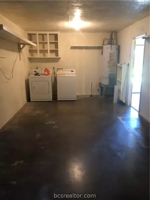 2401 Wilhelm Dr, Bryan, TX 77803 photo 13