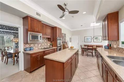 4300 Birchcrest Ln, Bryan, TX 77802 photo 14