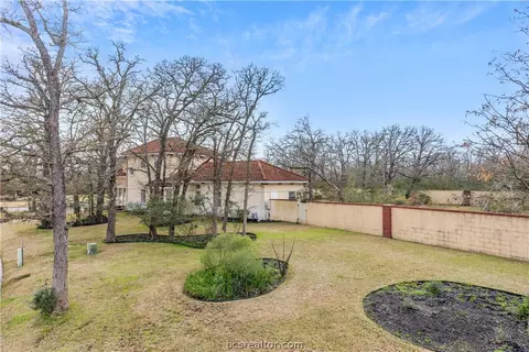 4300 Birchcrest Ln, Bryan, TX 77802 photo 5