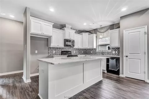 1807 Bamboo St, Bryan, TX 77803 photo 1