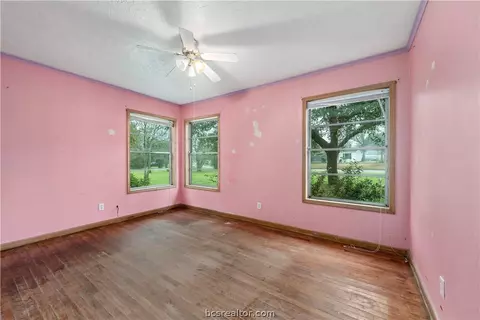 520 Wayside Dr, Bryan, TX 77802 photo 15