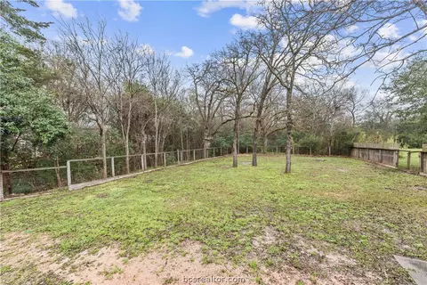 520 Wayside Dr, Bryan, TX 77802 photo 22