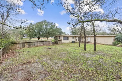 520 Wayside Dr, Bryan, TX 77802 photo 21