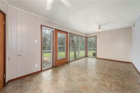 520 Wayside Dr, Bryan, TX 77802 photo 12