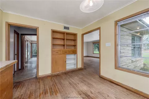 520 Wayside Dr, Bryan, TX 77802 photo 10