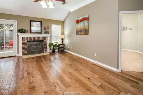 4601 Brompton Ln, Bryan, TX 77802 photo 5