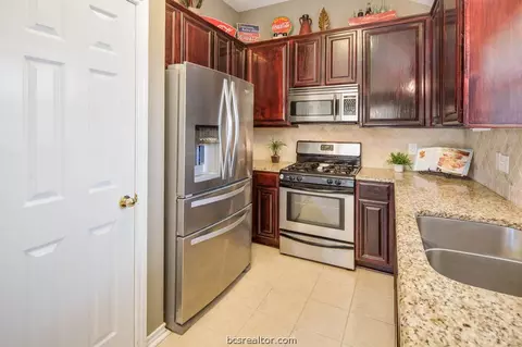 4601 Brompton Ln, Bryan, TX 77802 photo 9