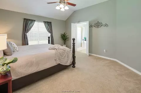 4601 Brompton Ln, Bryan, TX 77802 photo 12