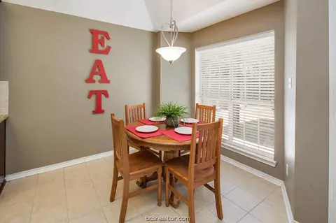 4601 Brompton Ln, Bryan, TX 77802 photo 10