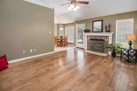 4601 Brompton Ln, Bryan, TX 77802 photo 6